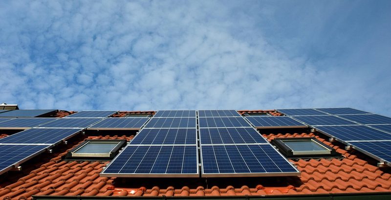 Solceller på tag – Sådan vurderer du dit tag, før du beslutter dig set fra luften